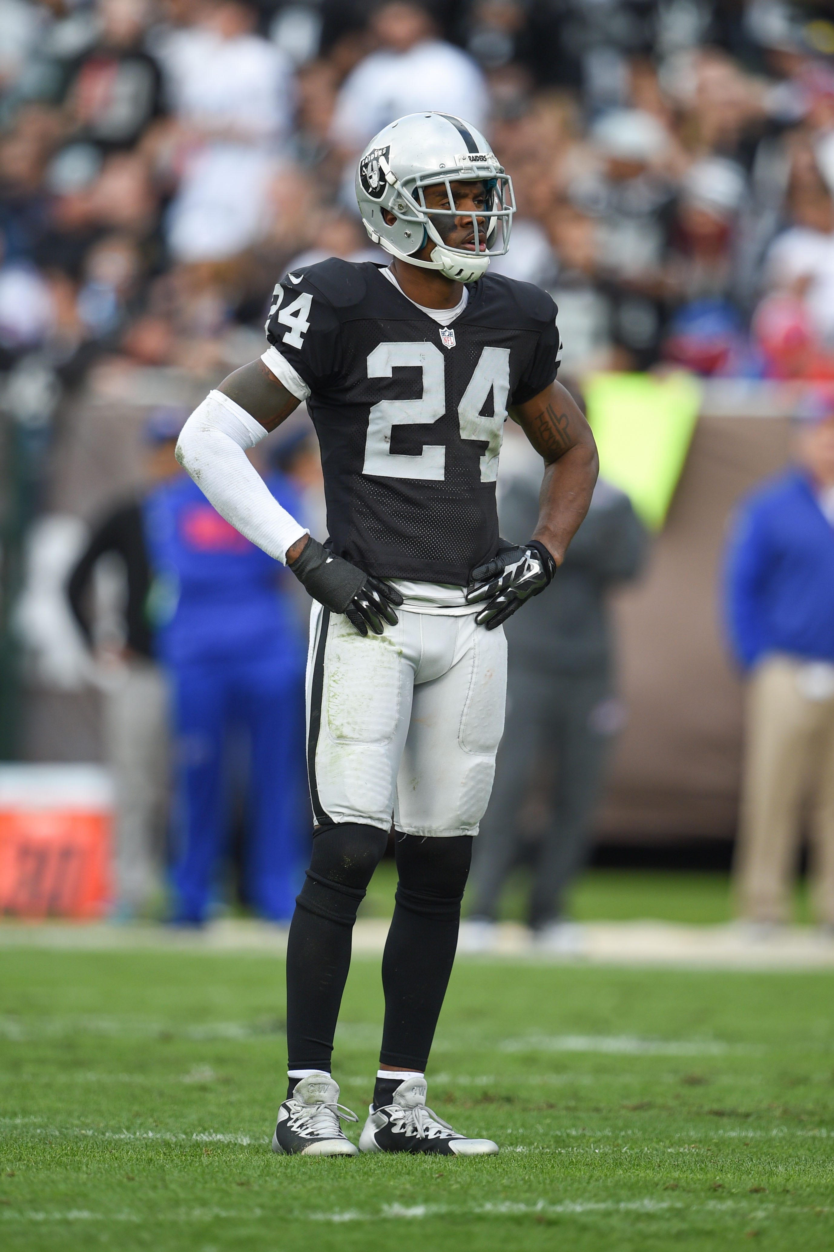 charles woodson raiders jersey